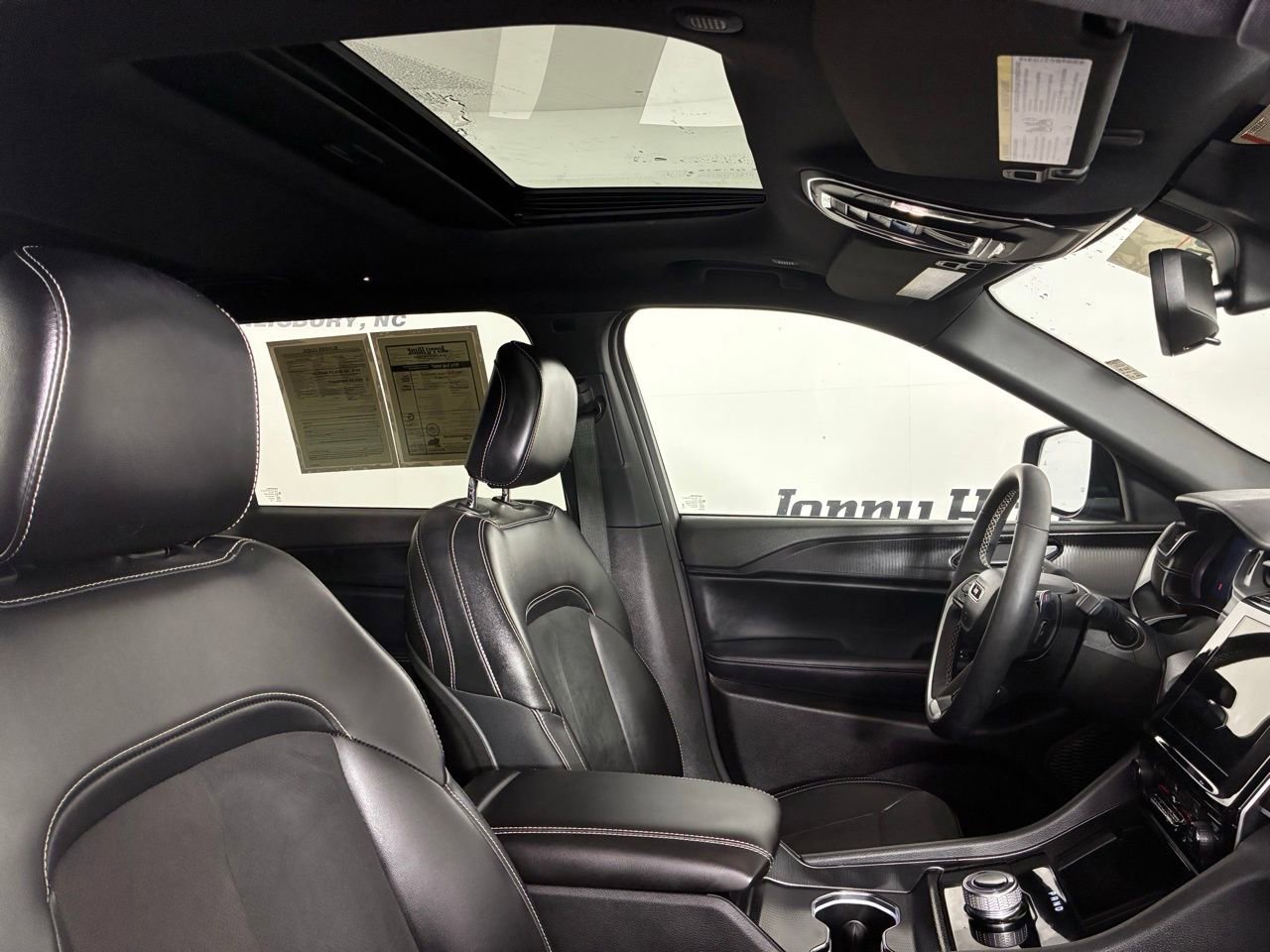 Used 2024 Jeep Grand Cherokee L Altitude image 36