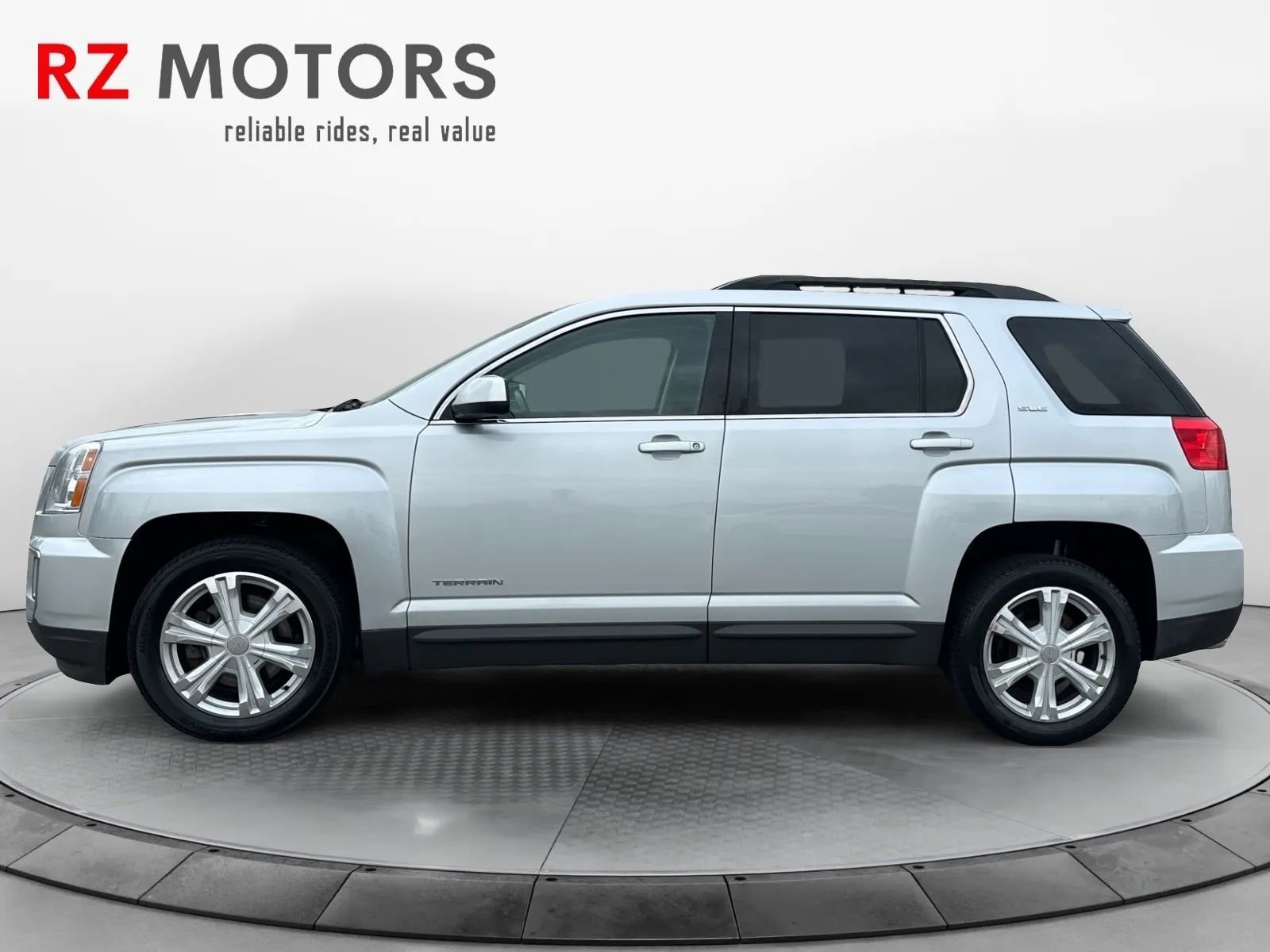Used 2017 GMC Terrain SLE image 2
