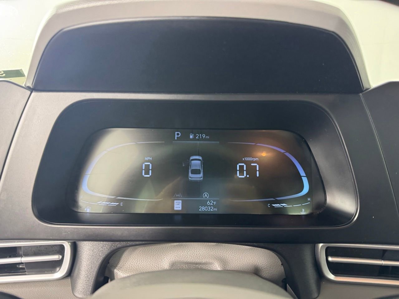 Used 2025 Hyundai Elantra SE image 19