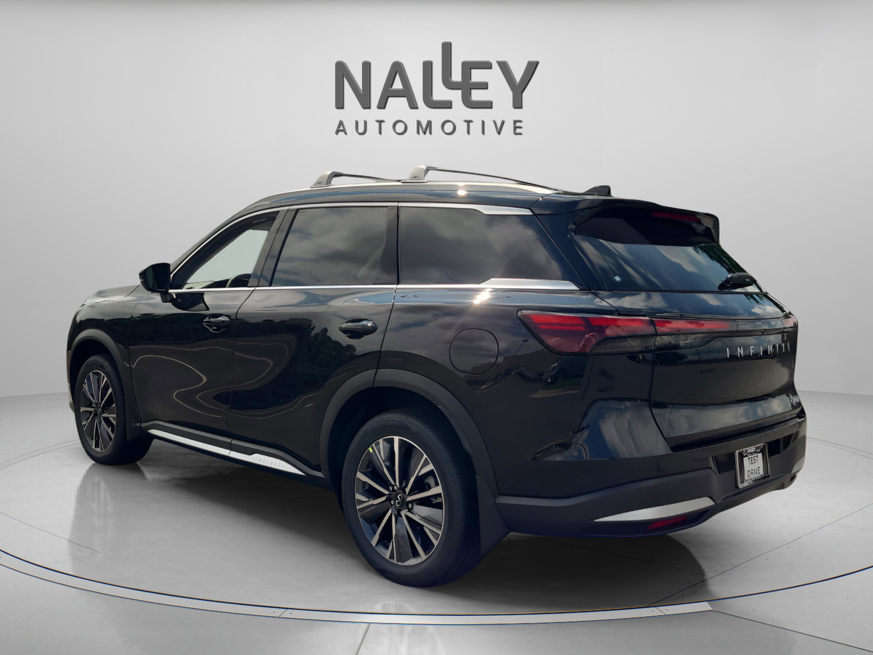 New 2026 INFINITI QX60 Luxe image 3