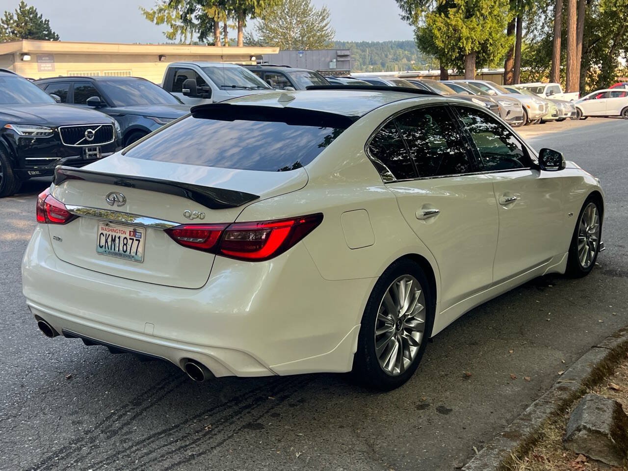 Used 2019 INFINITI Q50 Luxe w/ Essential Package (3.0T Luxe) AWD/4WD image 5