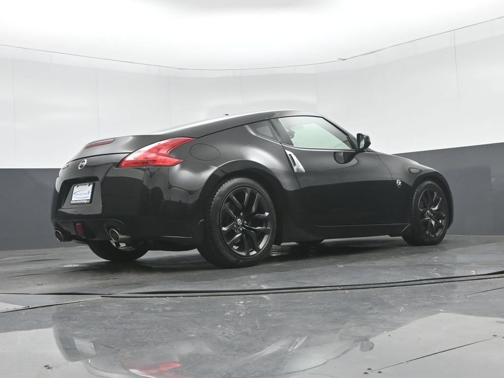 Used 2016 Nissan 370Z Touring RWD image 48