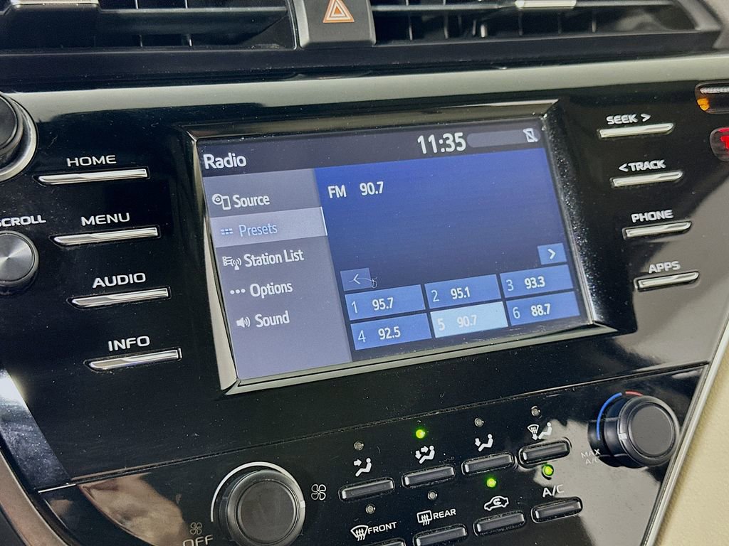 Used 2018 Toyota Camry LE FWD image 27