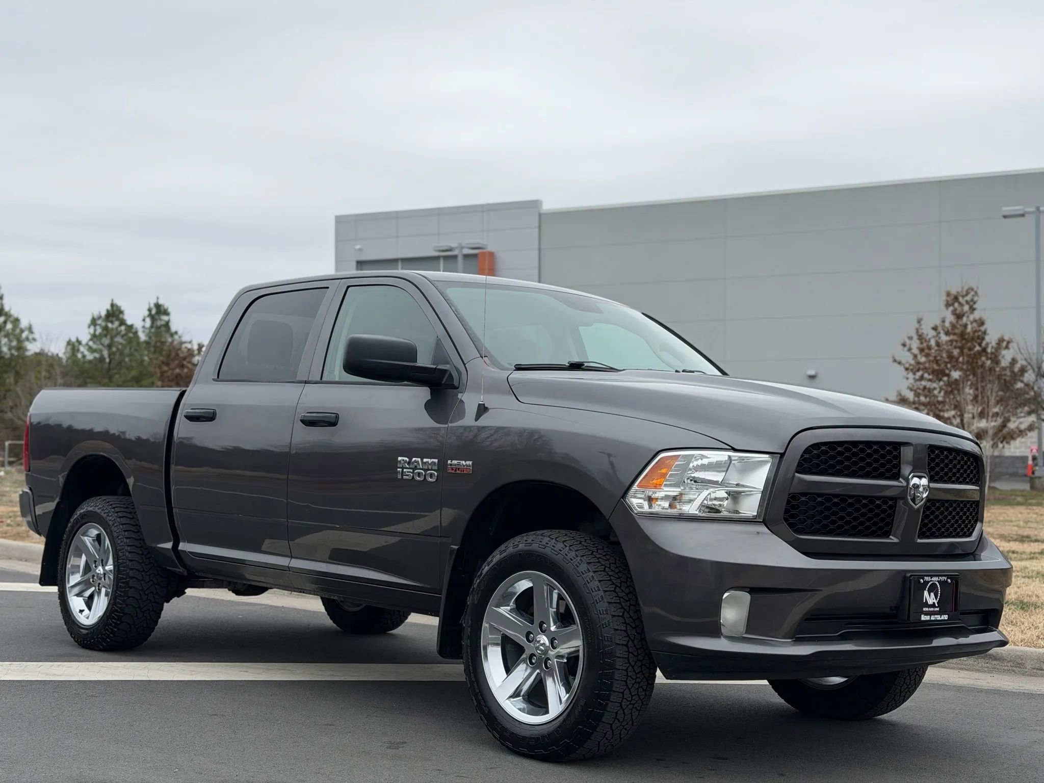 Used 2017 RAM 1500 Express image 3