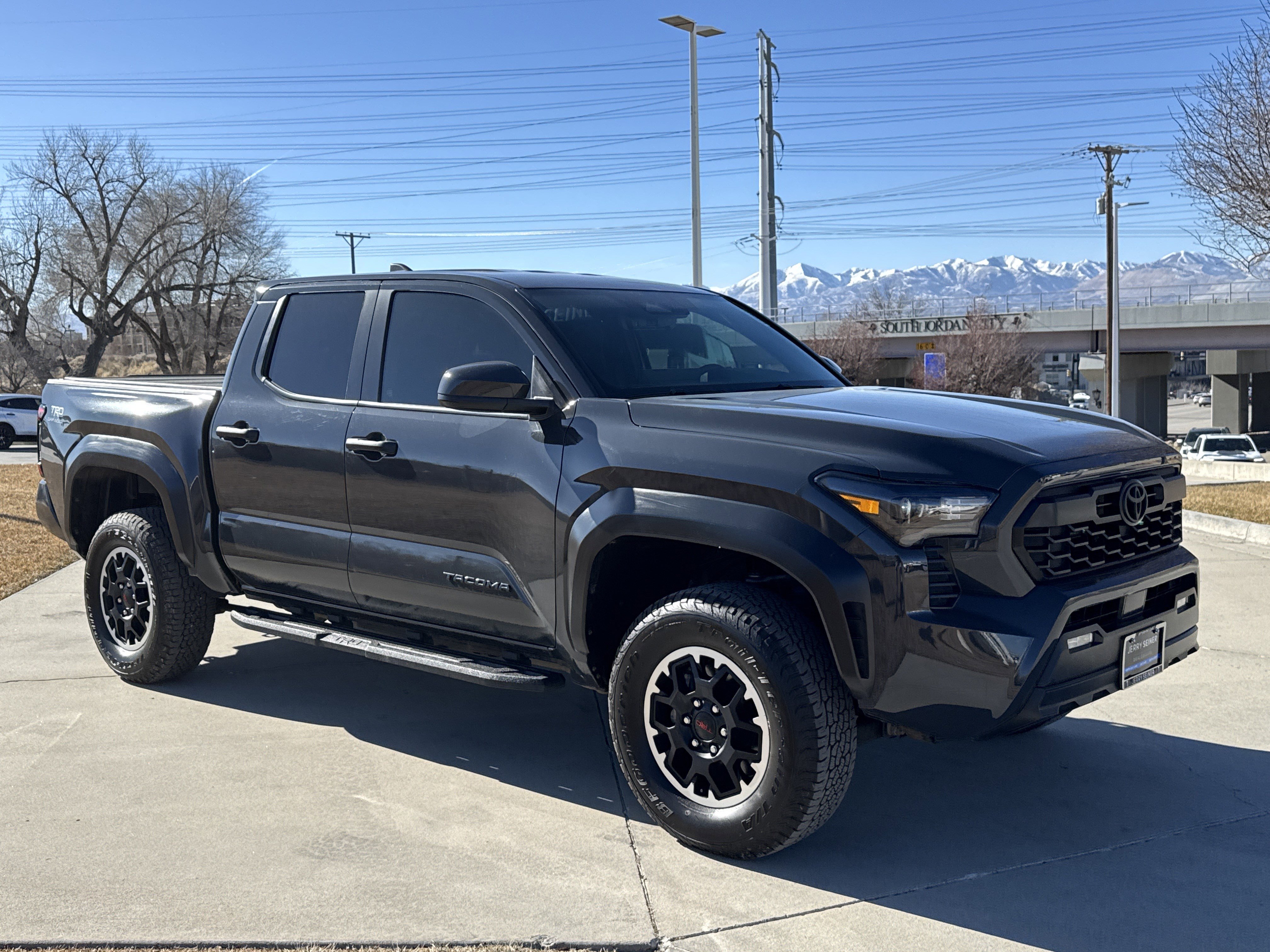 Used 2024 Toyota Tacoma TRD Off-Road image 7