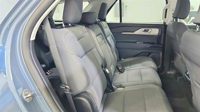 Used 2025 Ford Explorer Active RWD image 33