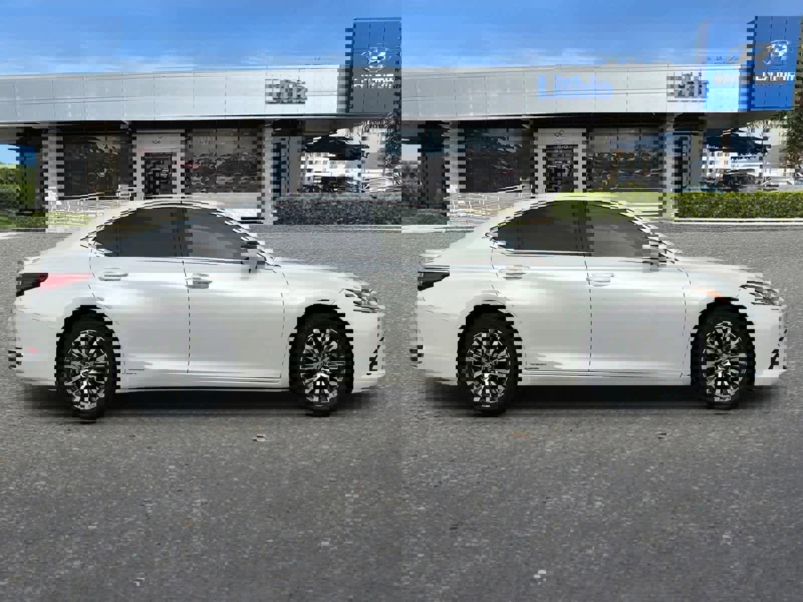 Used 2019 Lexus ES 300h w/ Accessory Package 2 image 9