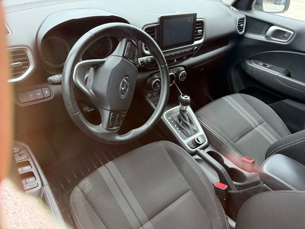 Used 2021 Hyundai Venue SEL image 9