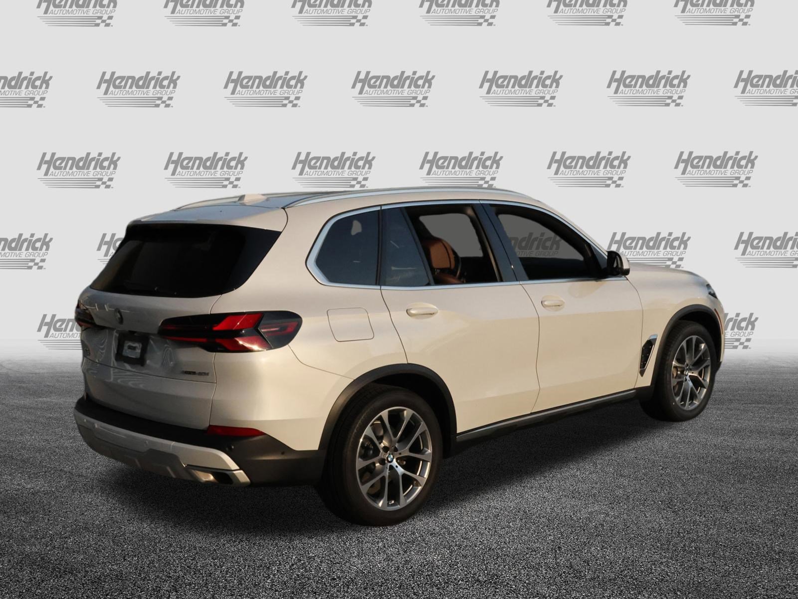 Used 2024 BMW X5 xDrive40i w/ Premium Package AWD/4WD image 9