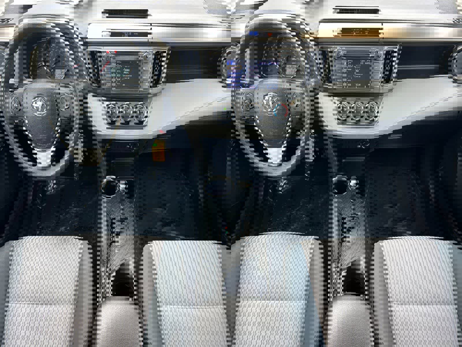 Used 2013 Toyota RAV4 LE image 4