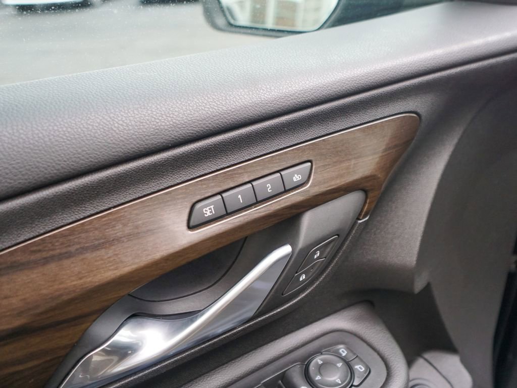 Used 2018 GMC Terrain Denali w/ Advanced Safety Package image 15