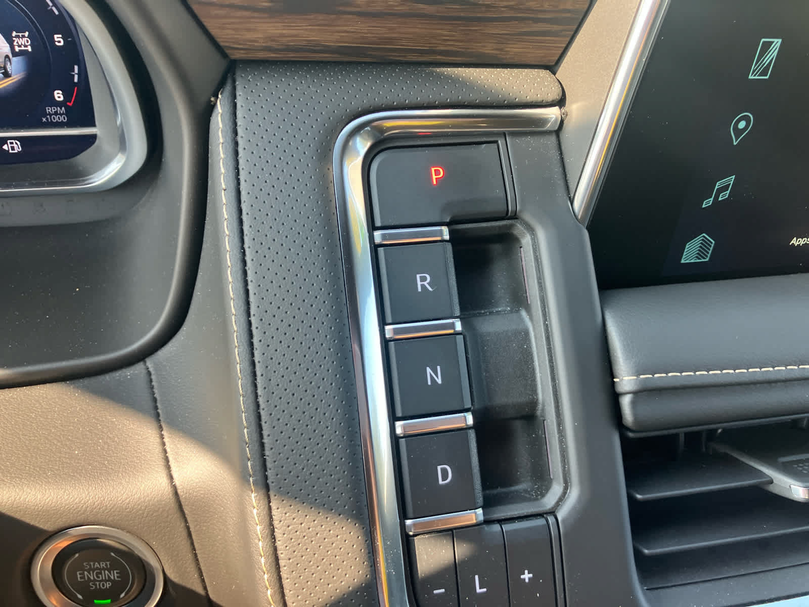 Used 2023 Chevrolet Tahoe Premier w/ Premium Package 2 AWD/4WD image 18