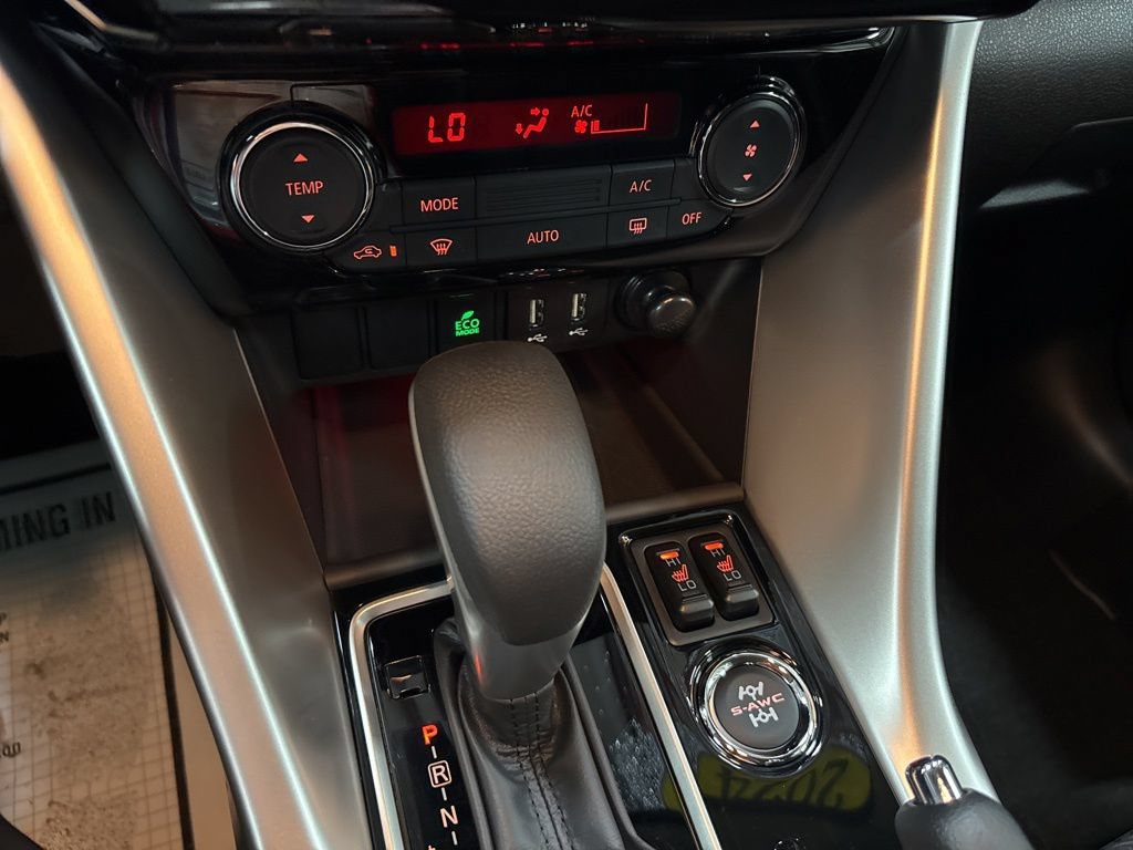 Used 2024 Mitsubishi Eclipse Cross LE AWD/4WD image 32