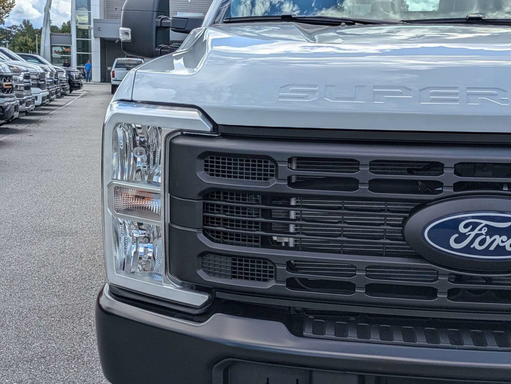 New 2027 Ford F250 XL w/ F-250 >10K GVWR Package AWD/4WD image 11