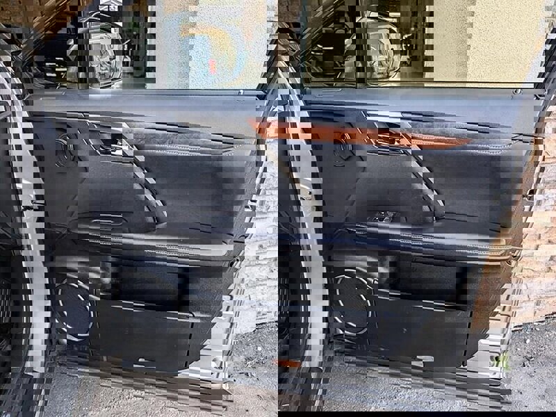 Used 2021 Lexus RX 350L Premium w/ Premium Package image 34