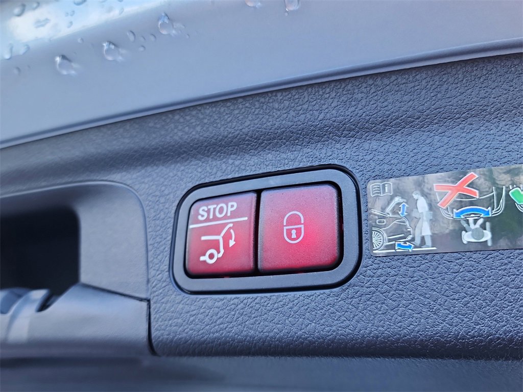 New 2025 Mercedes-Benz GLE 450 4MATIC image 17