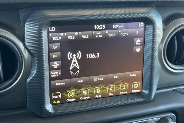 Certified 2023 Jeep Wrangler Unlimited w/ 8.4" Radio Group AWD/4WD image 20