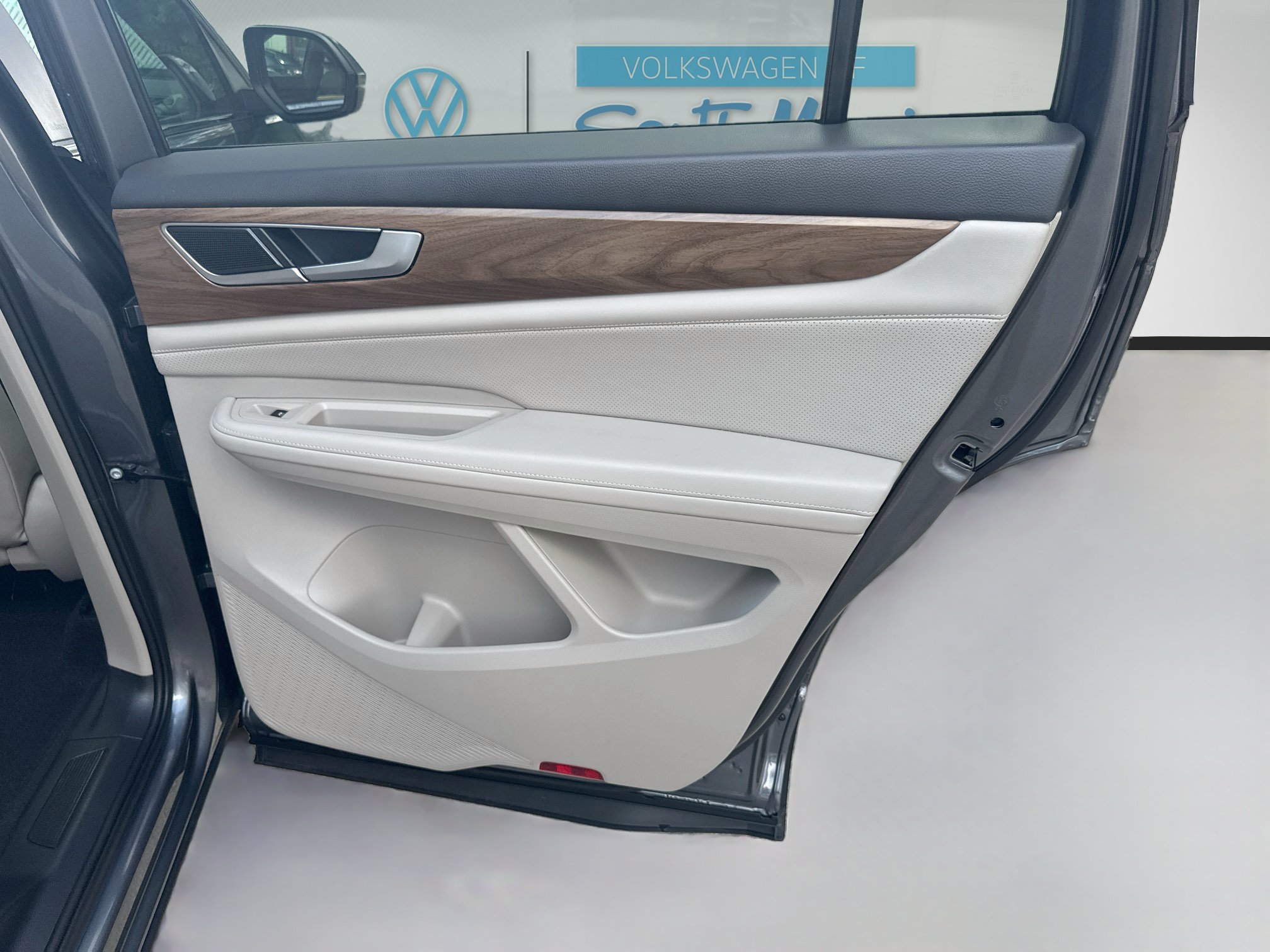 Used 2024 Volkswagen Atlas SE FWD image 30