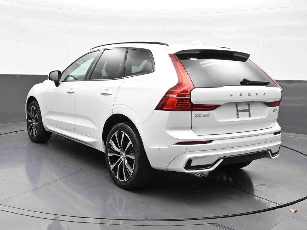 Certified 2024 Volvo XC60 B5 Plus AWD/4WD image 3