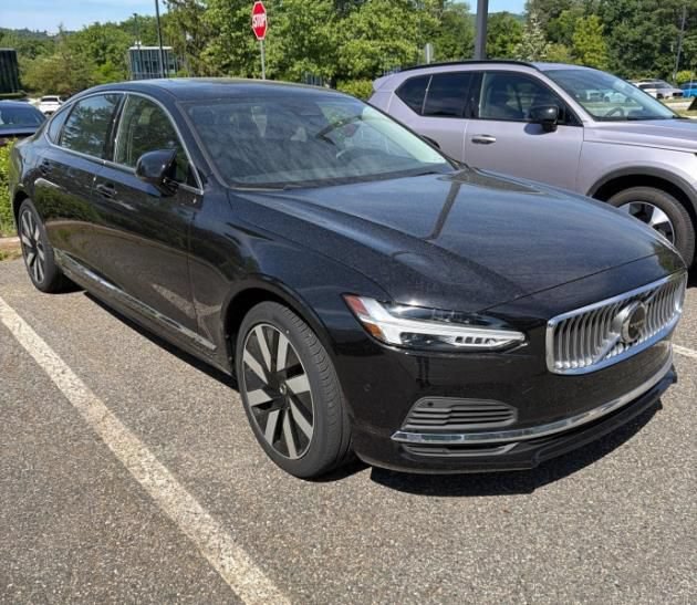 Used 2025 Volvo S90 T8 Plus AWD/4WD image 2
