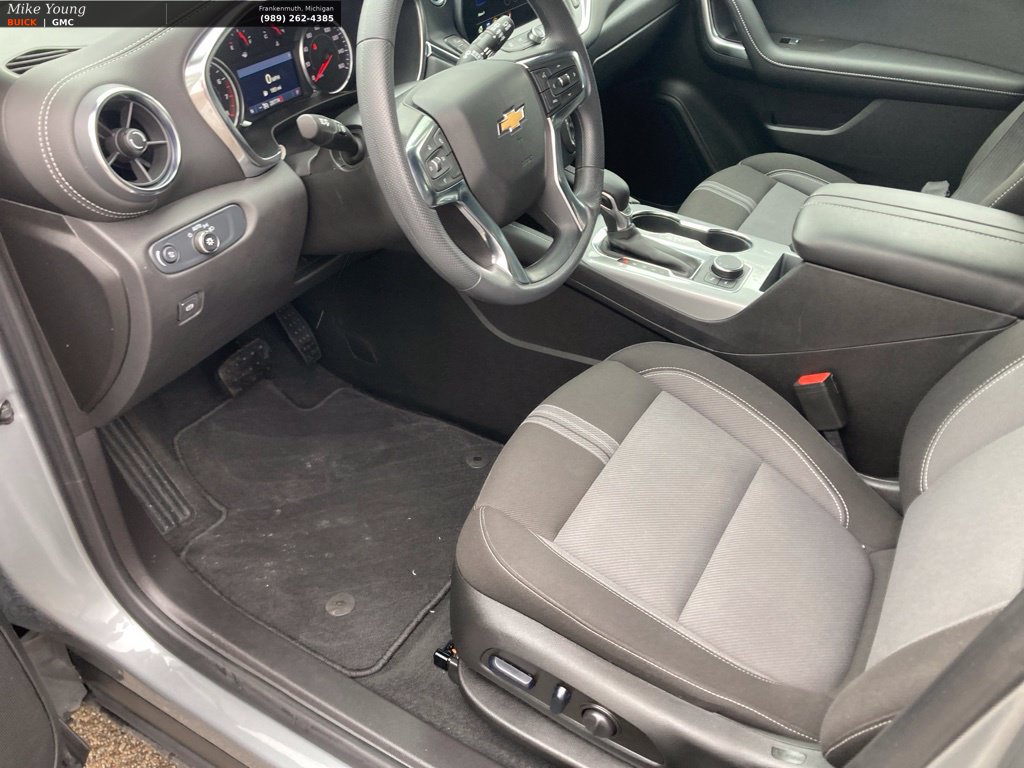 Used 2025 Chevrolet Blazer LT w/ Driver Confidence Package FWD image 18