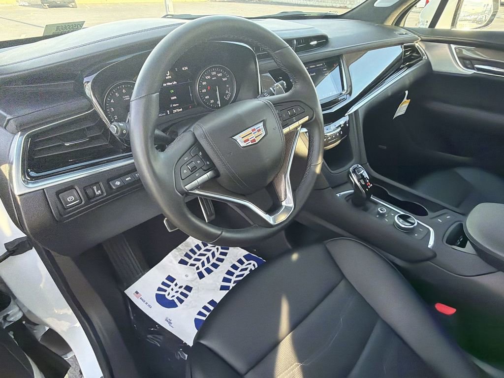 Certified 2025 Cadillac XT6 Sport w/ Platinum Package AWD/4WD image 10