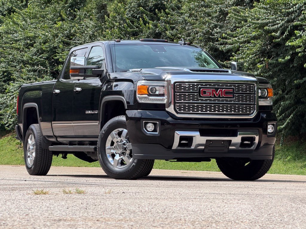 Used 2018 GMC Sierra 3500 Denali w/ Duramax Plus Package AWD/4WD image 2