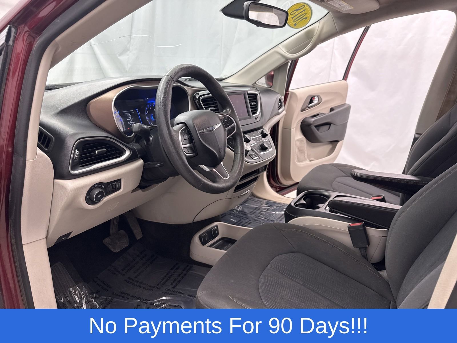 Used 2018 Chrysler Pacifica Touring Plus w/ Tire & Wheel Group image 10