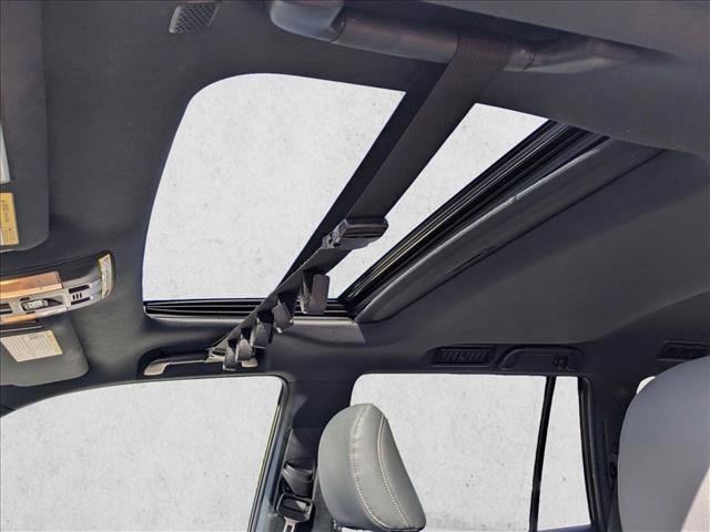 Used 2023 Lexus GX 460 Premium w/ Premium Package image 15