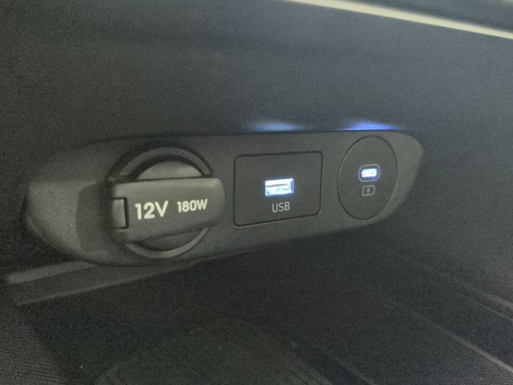 Used 2025 Hyundai Elantra Sport FWD image 24