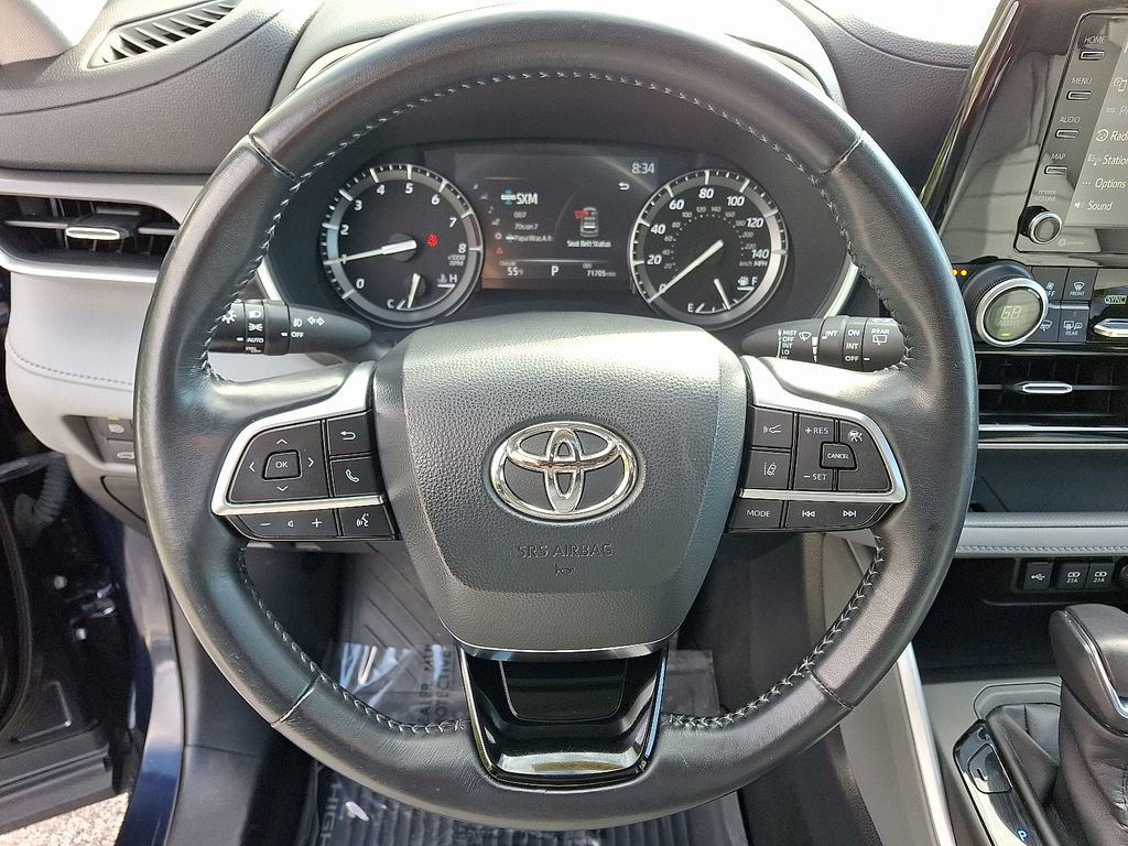 Used 2020 Toyota Highlander XLE AWD/4WD image 20