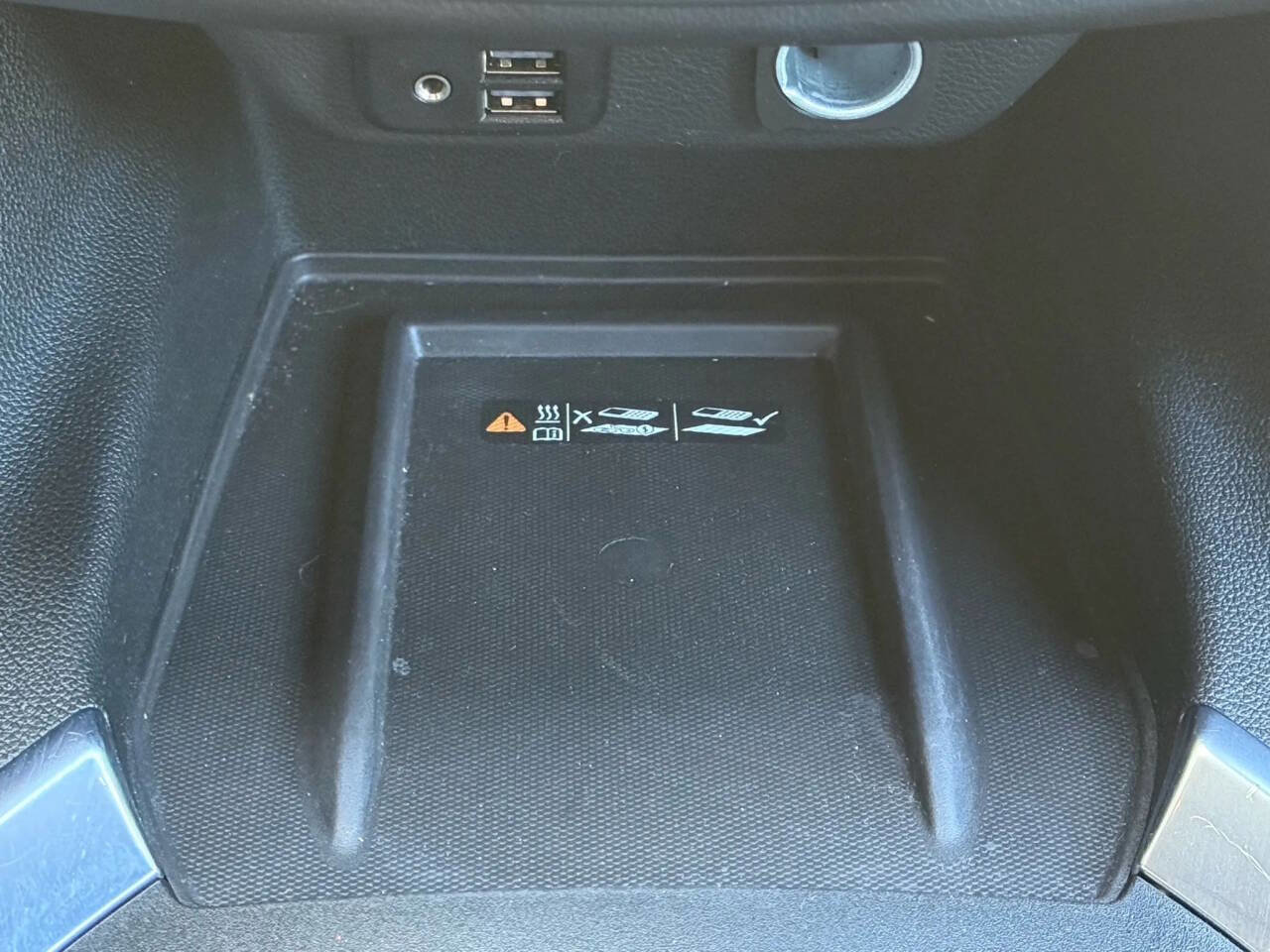 Used 2023 Chevrolet Traverse RS image 32