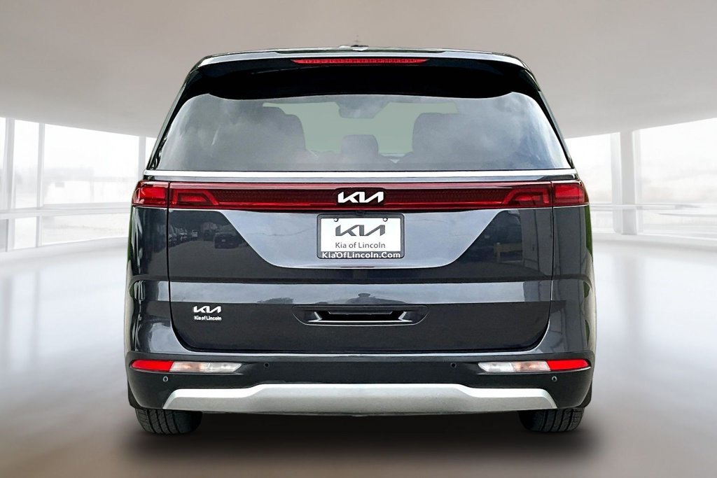 Used 2022 Kia Carnival EX FWD image 5