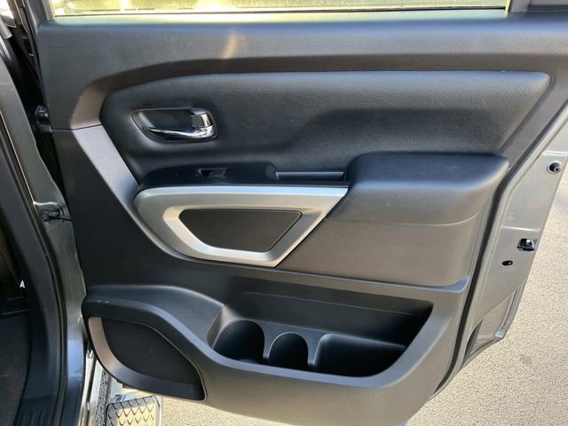 Used 2016 Nissan Titan SV image 19