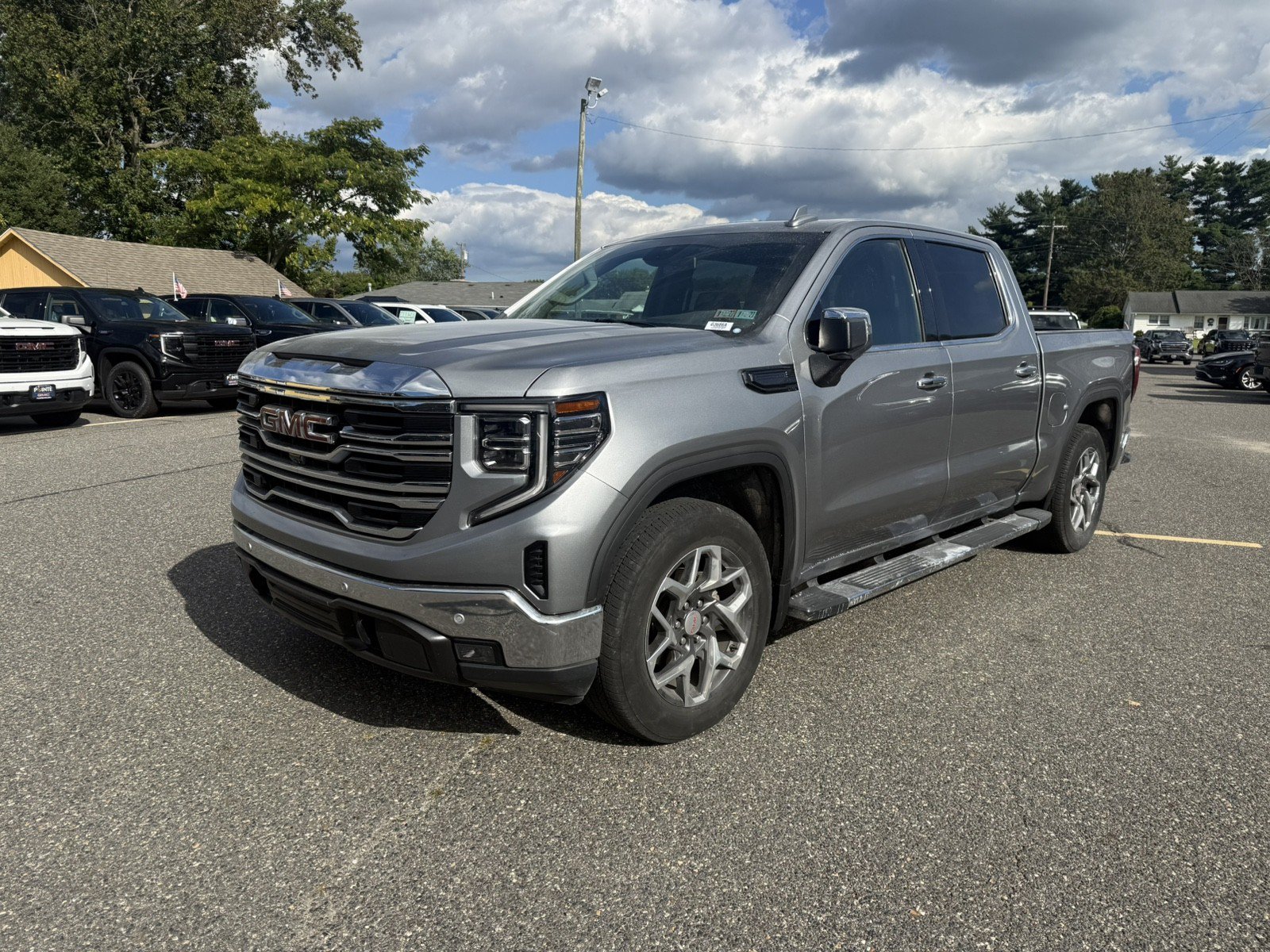 Used 2024 GMC Sierra 1500 SLT w/ SLT Premium Plus Package AWD/4WD image 7
