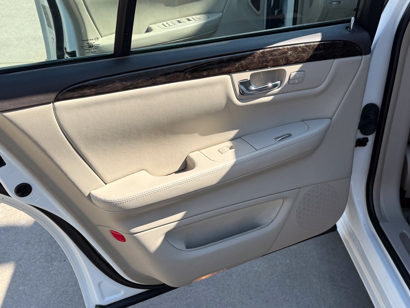 Used 2008 Cadillac DTS FWD image 20
