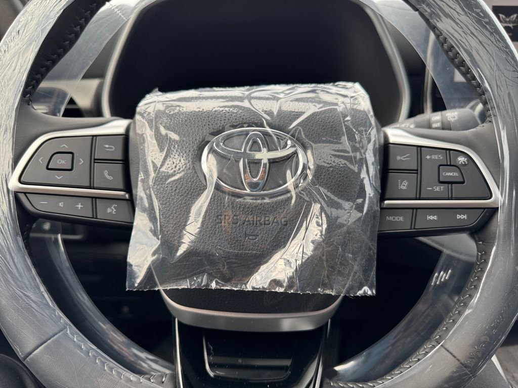 New 2025 Toyota Highlander Limited image 25