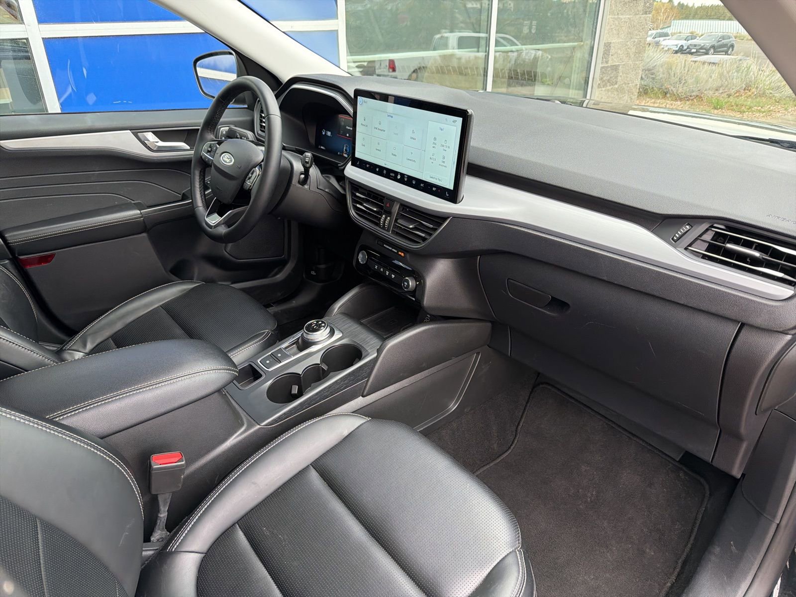 Used 2025 Ford Escape Platinum AWD/4WD image 27