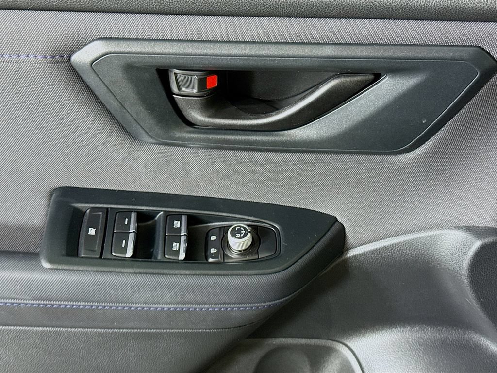 Certified 2025 Subaru Forester Premium AWD/4WD image 23