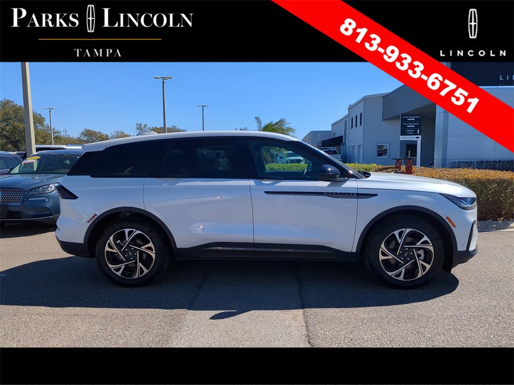 Used 2024 Lincoln Nautilus Premier w/ Jet Appearance Package image 3
