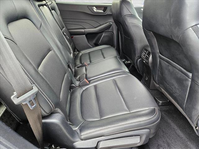 Used 2022 Ford Escape SEL w/ Technology Package FWD image 18