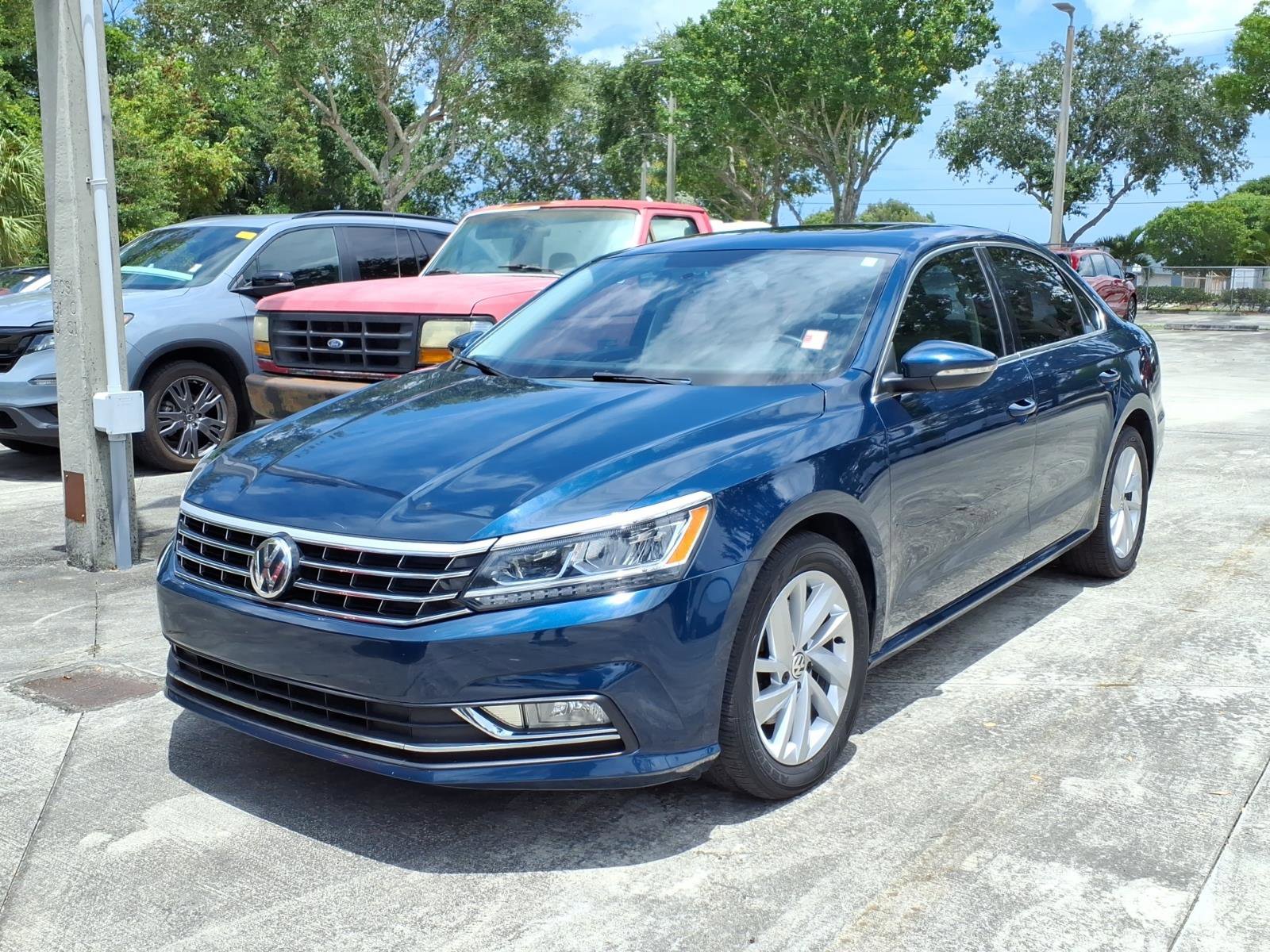 Used 2018 Volkswagen Passat 2.0T SE w/ SE Lighting Package FWD image 1