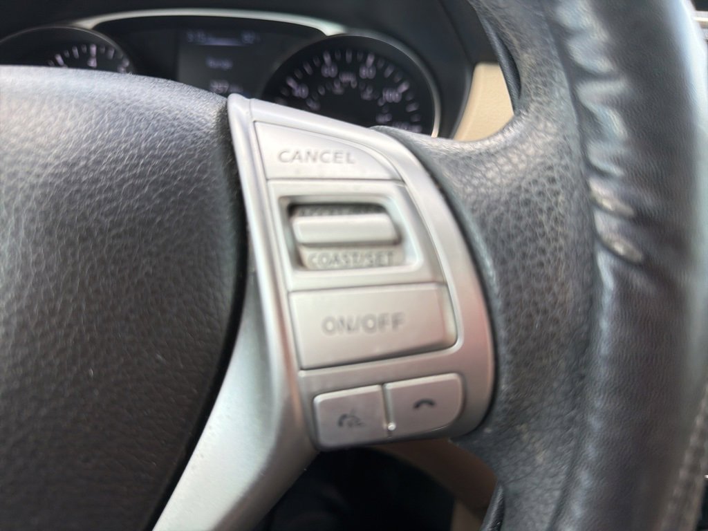 Used 2016 Nissan Rogue SV image 22