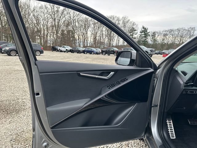 Used 2024 Kia Niro EX Touring image 25