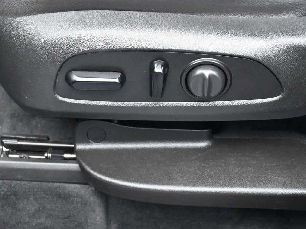 Used 2021 Chevrolet Traverse Premier w/ Redline Edition image 24