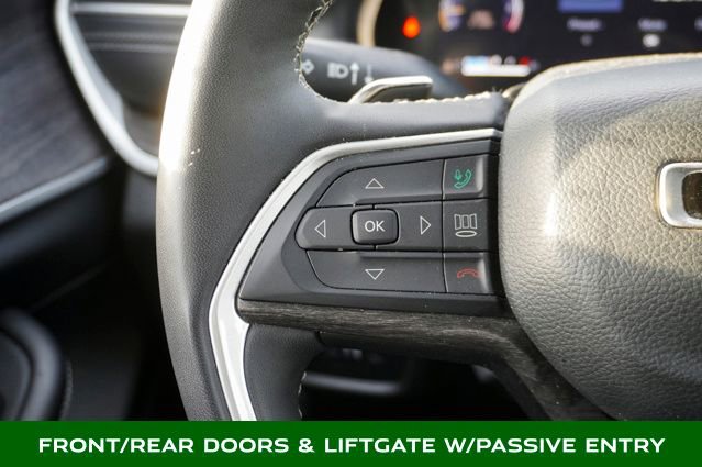 Used 2023 Jeep Grand Cherokee Limited w/ Luxury Tech Group II image 24