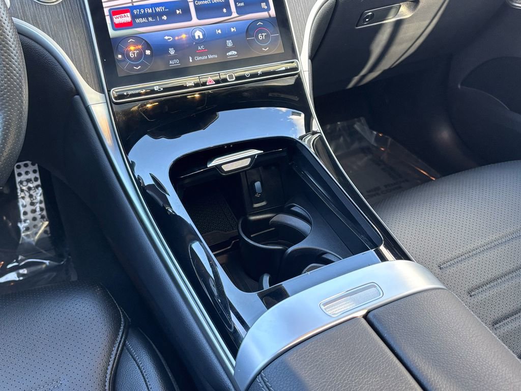 Used 2024 Mercedes-Benz GLC 300 4MATIC image 43