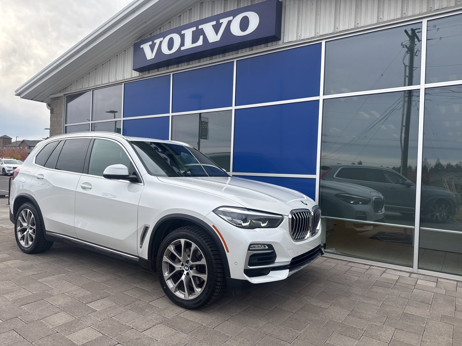 Used 2021 BMW X5 xDrive40i w/ Convenience Package image 1