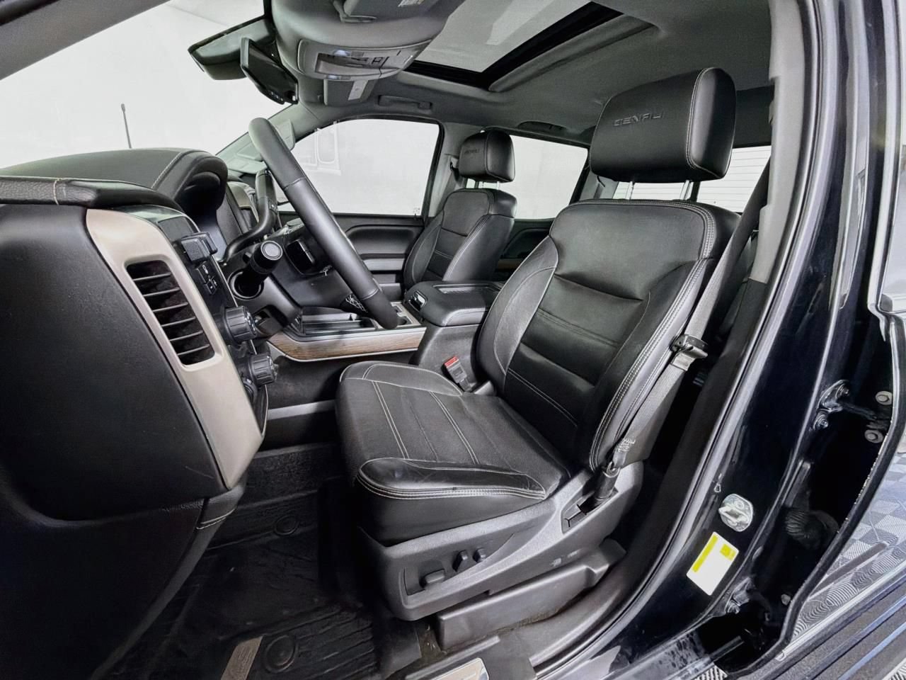 Used 2017 GMC Sierra 1500 Denali AWD/4WD image 33