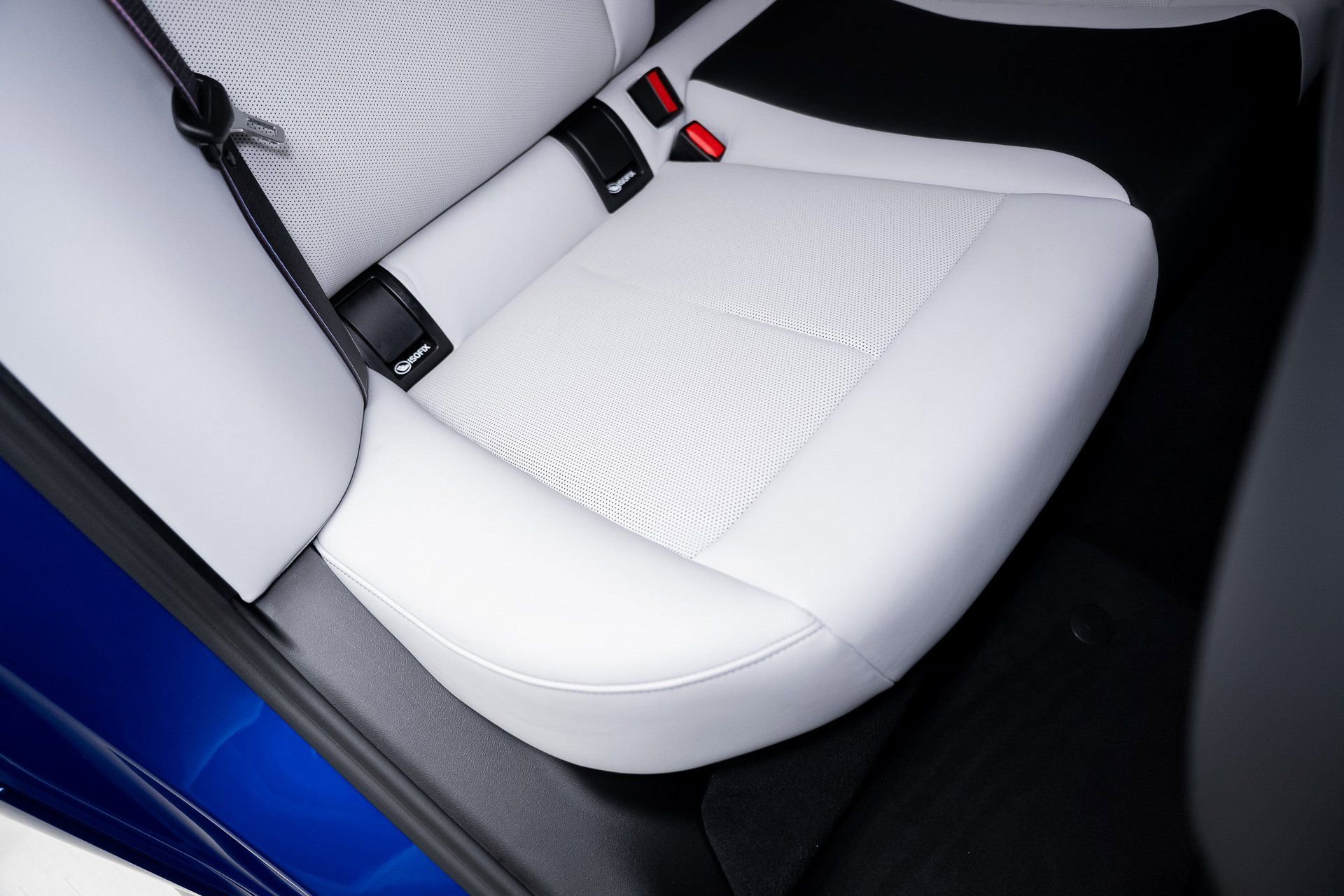 Used 2025 BMW M5 w/ Carbon Package image 69